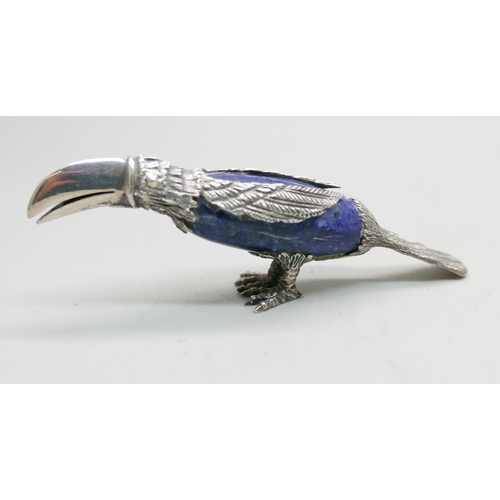 880 - A novelty 925 silver mounted lapis lazuli place marker holder in the form of a toucan, length 9.5cm