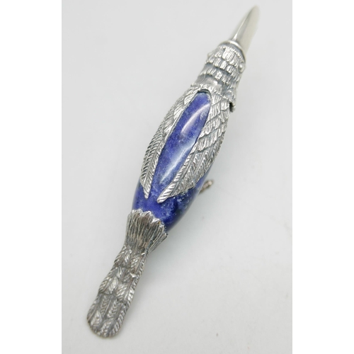 880 - A novelty 925 silver mounted lapis lazuli place marker holder in the form of a toucan, length 9.5cm