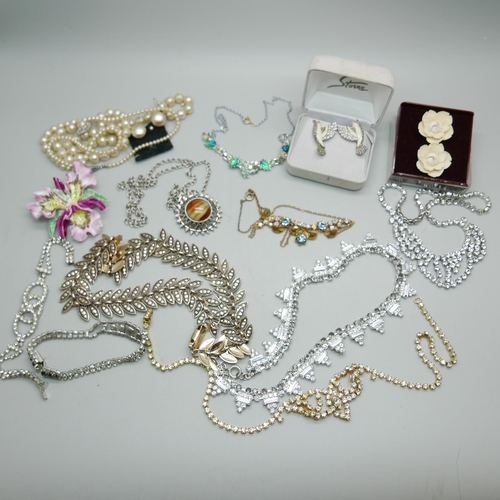 918 - Vintage jewellery