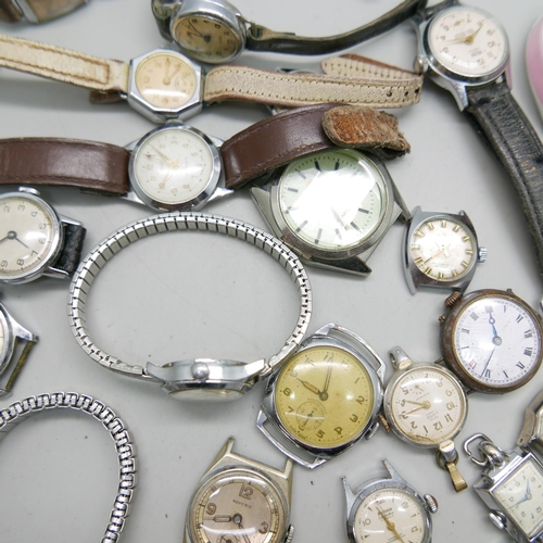 921 - Lady's and gentleman's mechanical wristwatches