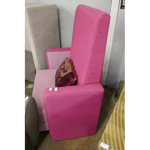 1497 - A large pink upholstered bench seat