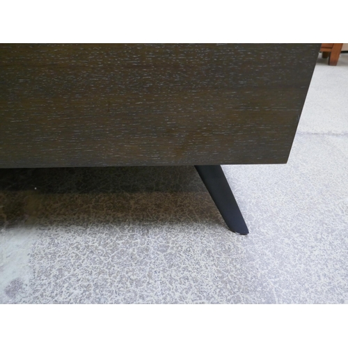 1637 - A black/brown TV unit