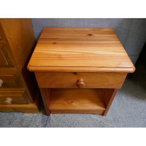 1646 - Two Pine Five drawer chests and a Pine single drawer bedside table