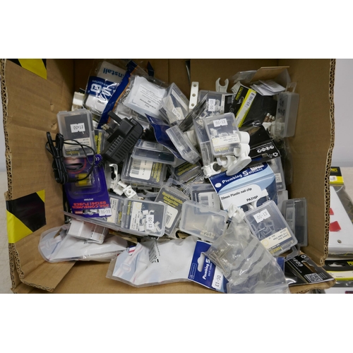 2425 - Box of household electrical fittings