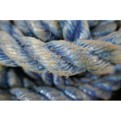 2434 - A length of approximately 25m of blue polypropylene rope