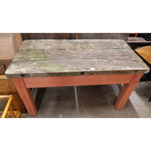 215 - A pine work table