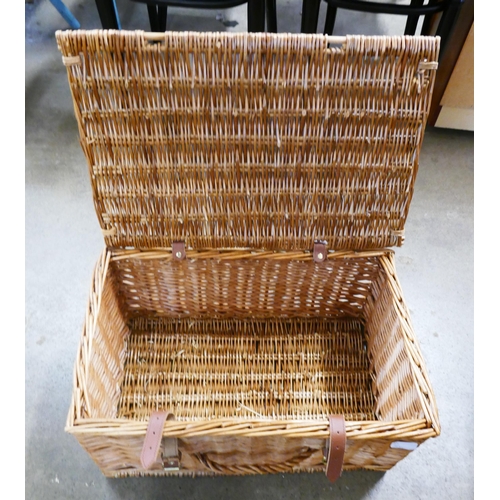 323 - A Fortnum & Mason wicker hamper