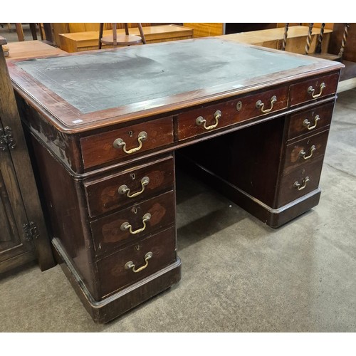 132 - A Victorian mahogany pedestal desk