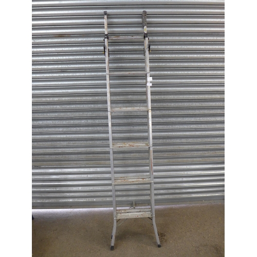 2186 - A set of Taurus 3-rung safety steps and Youngman 3-way combination ladder