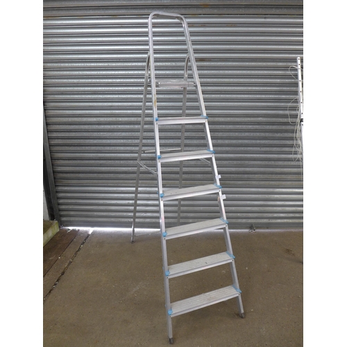 2188 - A Beldray 7-rung aluminium stepladder and rotary washing line