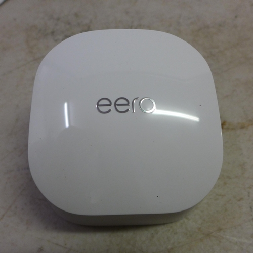 2074 - An Eero 6 dual band mesh wi-fi router - boxed