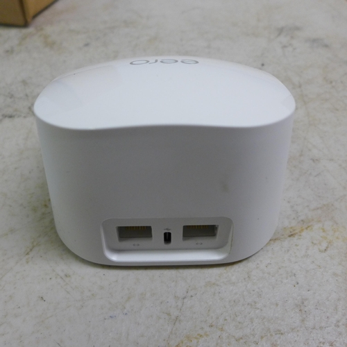 2074 - An Eero 6 dual band mesh wi-fi router - boxed