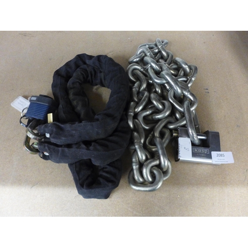 2085 - A Kasp heavy duty steel padlock and steel chain and one other Kasp hardened steel padlock and a leng... 