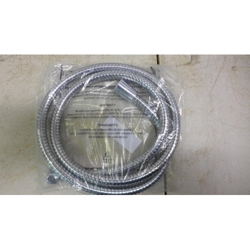 2096 - 8 Zotti 2-metre shower hoses and two 2-metre PVC shower hoses