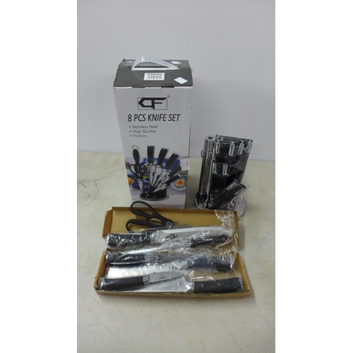 2110 - A CF 8 piece knife set with knife block