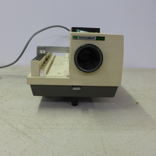 2135 - A Cabin Prinz Diplomat 300 slide projector