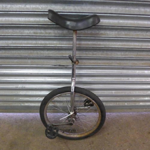 2152 - A chrome unicycle