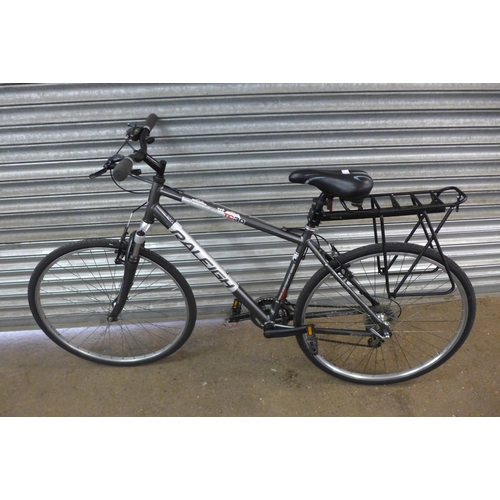 2165 - A Raleigh TC30 Town and Comfort series aluminium hybrid bike with pannier rack - Police repossession