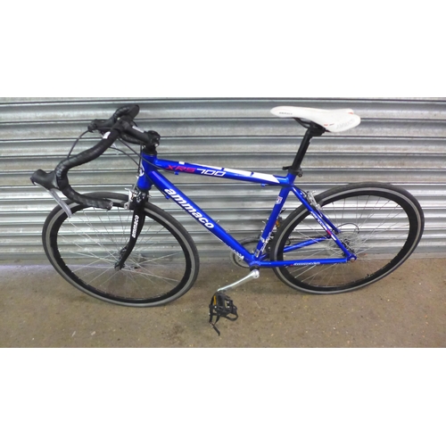 2174 - An Ammaco XRS 700 men's road bike