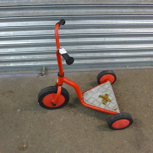 2175 - A vintage Winther children's trike