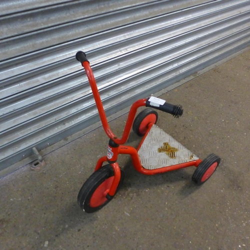 2175 - A vintage Winther children's trike