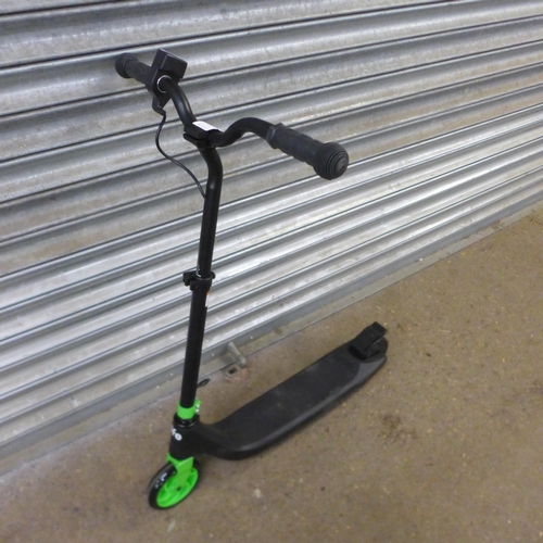 2178 - A Life 120 Pro electric scooter complete with charger and box, unused  - RRP £139