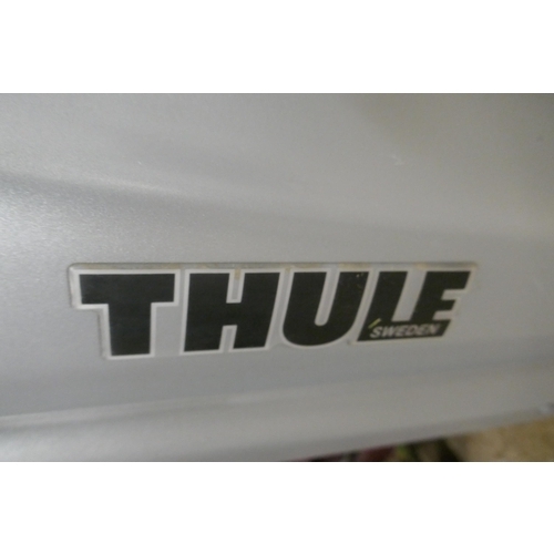 2360 - A Thule Sweden roof box with fittings and keys