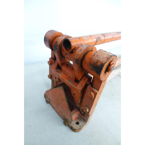 2259A - A Dexion angle cutter