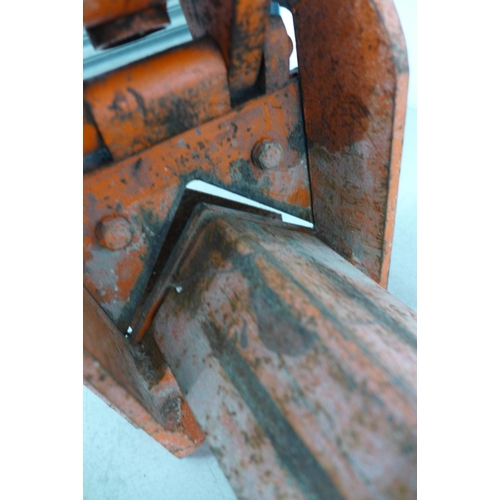 2259A - A Dexion angle cutter