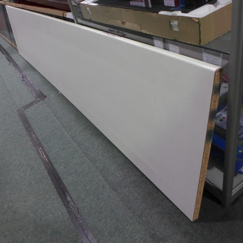 3255 - White Worktop - 3050x600x28mm  Original RRP  £91.67 inc. vat (441-20)  * This lot is subject to vat