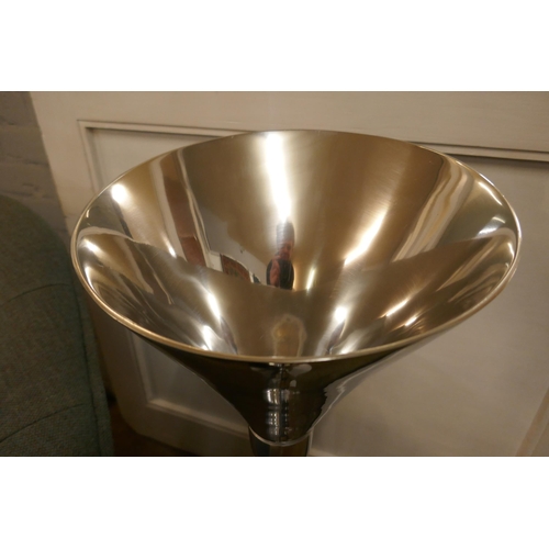 1321 - A chrome champagne stand