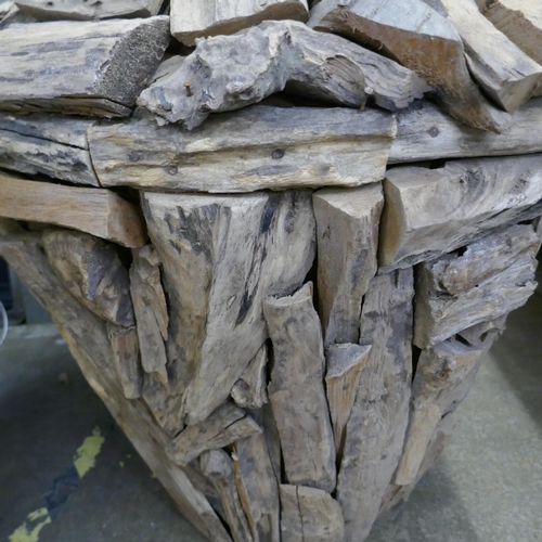 1485 - A rustic teak planter