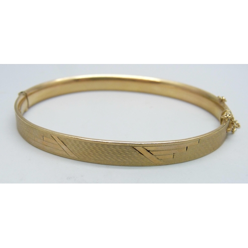 1060 - Two rolled gold metal core bangles