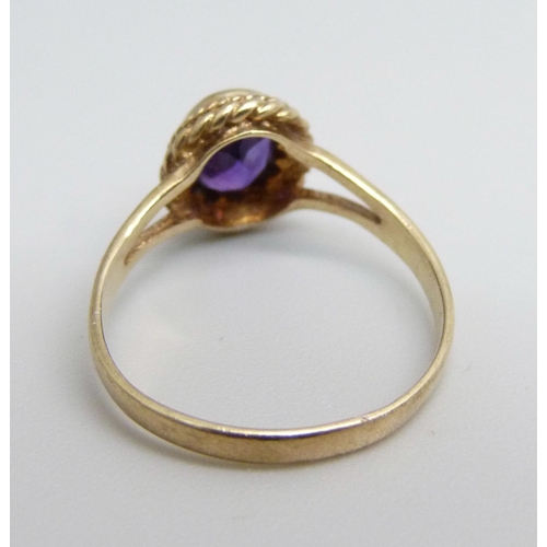 1088 - A 9ct gold and amethyst ring, 1.4g, K