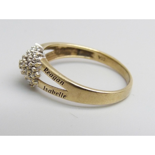 1100 - A 9ct gold and diamond ring, 1.9g, O