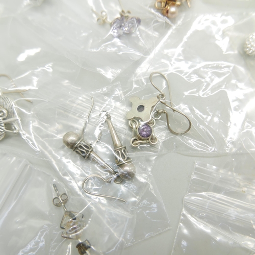 1161 - Twenty-five pairs of silver earrings