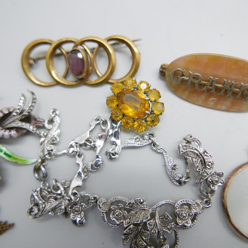 1165 - Vintage costume jewellery including 935 silver brooch