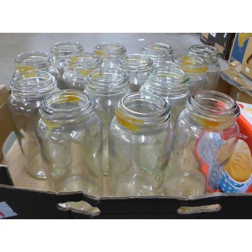 1245 - Fourteen vintage Kilner jars with lids **PLEASE NOTE THIS LOT IS NOT ELIGIBLE FOR IN-HOUSE POSTING A... 