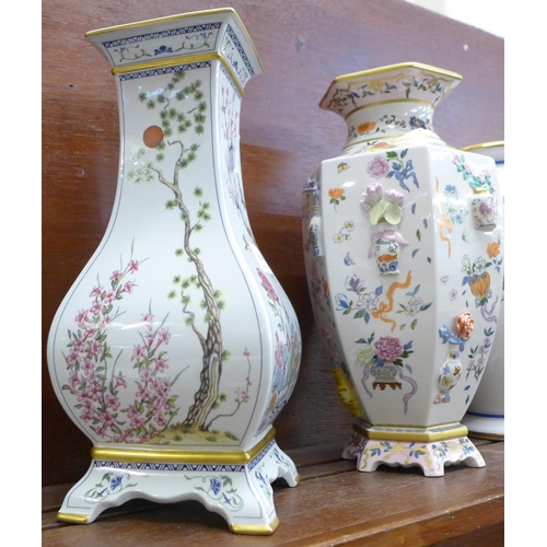 601 - Four vases; Franklin Mint decorated in the Japanese style - a vase of One Hundred Flowers by Darren ... 