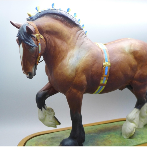 613 - A Royal Worcester Shire stallion, modelled by Dons Lindner, 1964 in original shipping case, pleated ... 