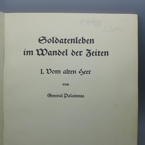 621 - A 1930s German collectors card album, from The Old Army