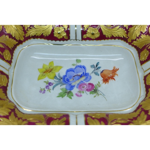 633 - A Meissen ceremonial centrepiece/bowl, rectangular shape, heavily gilded, handles broken and only on... 