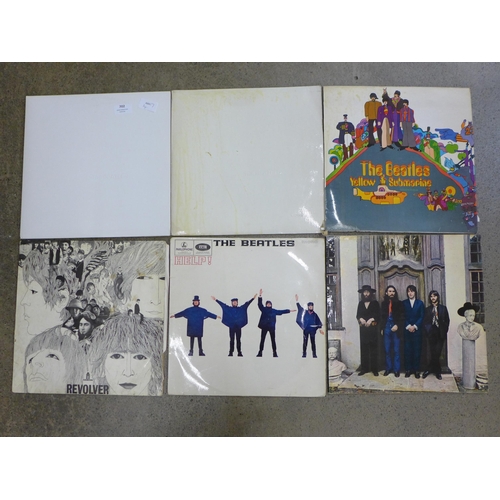 702 - Five original The Beatles LP records including numbered White Album 273687 and White Album re-issue ... 