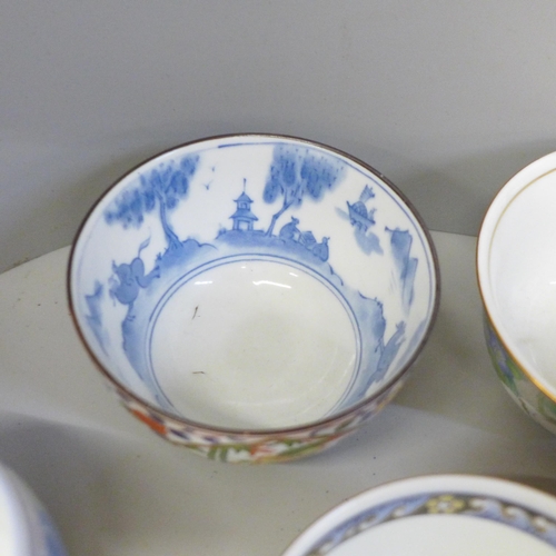 735 - A collection of Japanese tea bowls (23)