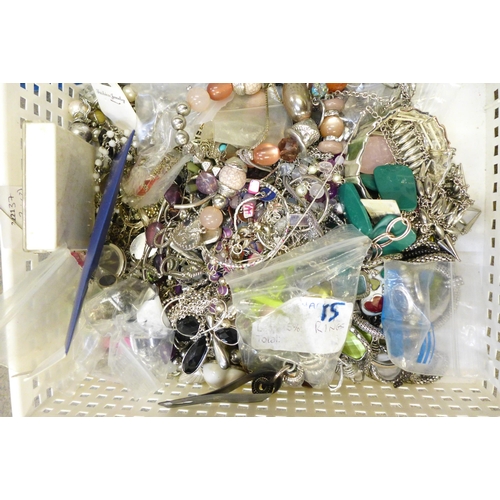 739 - A collection of costume jewellery and a collection of jewellery boxes