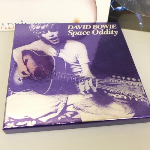 755 - David Bowie, Space Oddity two-single box set and a limited edition picture disc, Planet Earth Is Blu... 