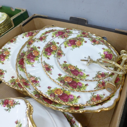 792 - Royal Albert Old Country Roses six setting tea set and dinnerwares, two boxes, includes three-tier c... 