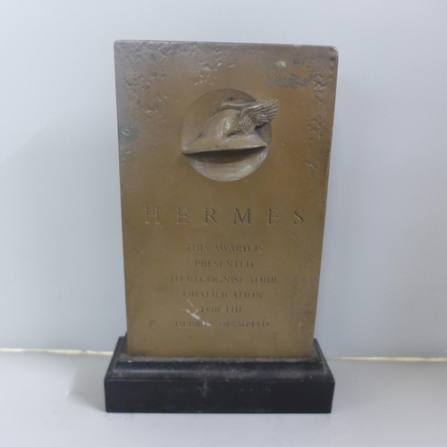 817 - A Hermes Olympiad resin award, 25cm