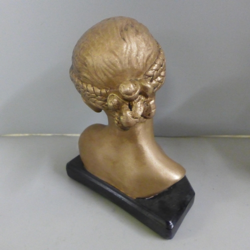 820 - Two Art Deco style busts, tallest 24cm