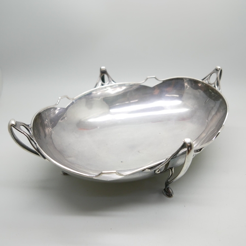 856 - A silver Art Nouveau bowl, Sheffield 1905 by Cooper Brothers & Sons, 430g, 23.5cm wide